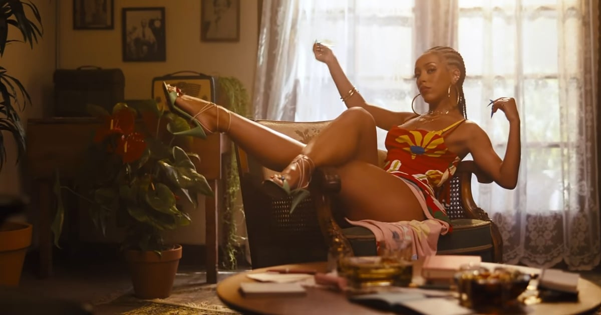 School Ka Sexy Video - Watch 2022's Sexiest Music Videos | POPSUGAR Entertainment