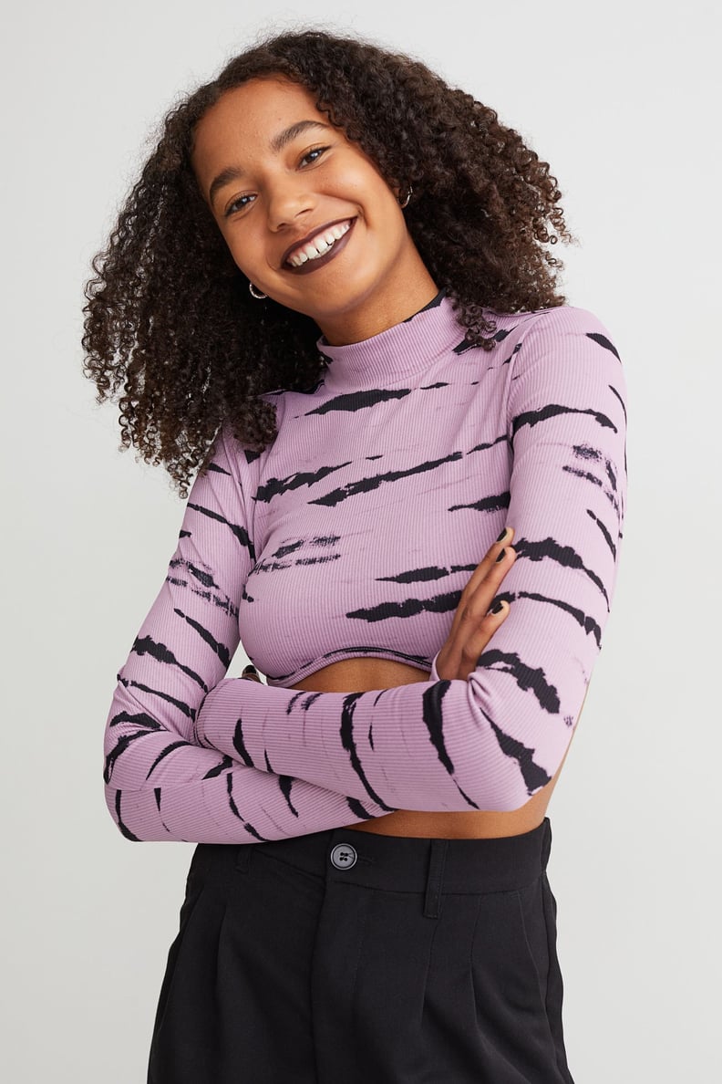 Lightweight and Stretchy: Long-Sleeved Crop Top