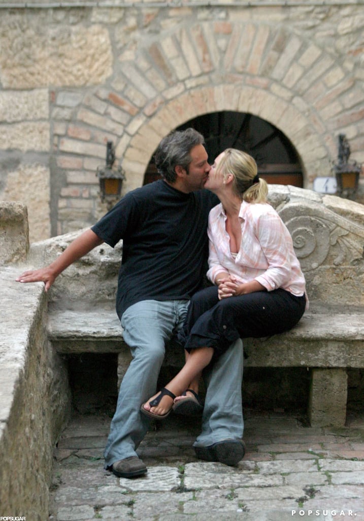 Kate Winslet and Sam Mendes shared a steamy kiss during a July 2003 visit to Tuscany.