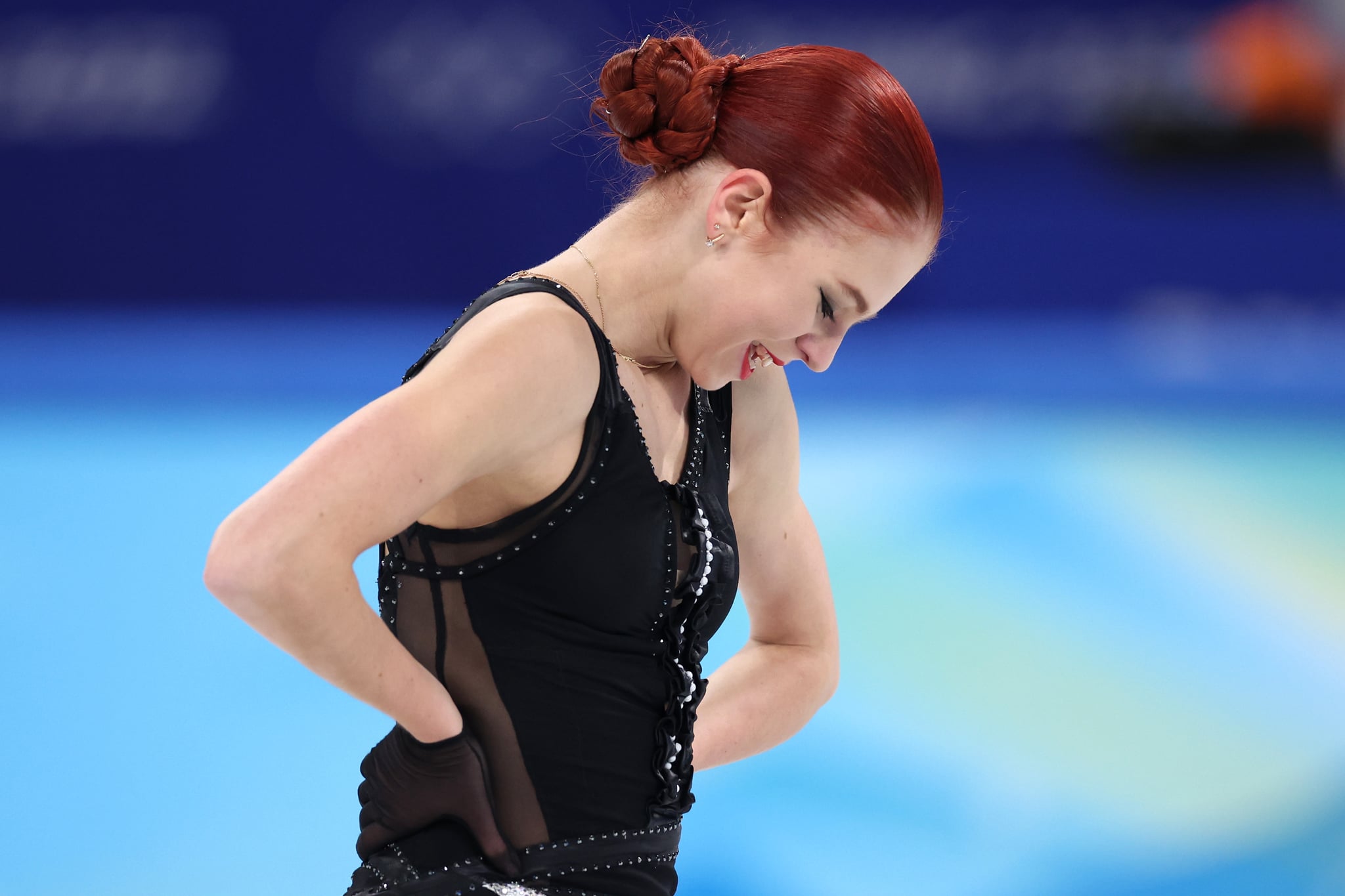 Выступление трусовой на олимпиаде 2022. Выступление трусовой на олимпиаде 2022. Трусова фигуристка 2022. Alexandra trusova 2022. Alexandra trusova 2022.