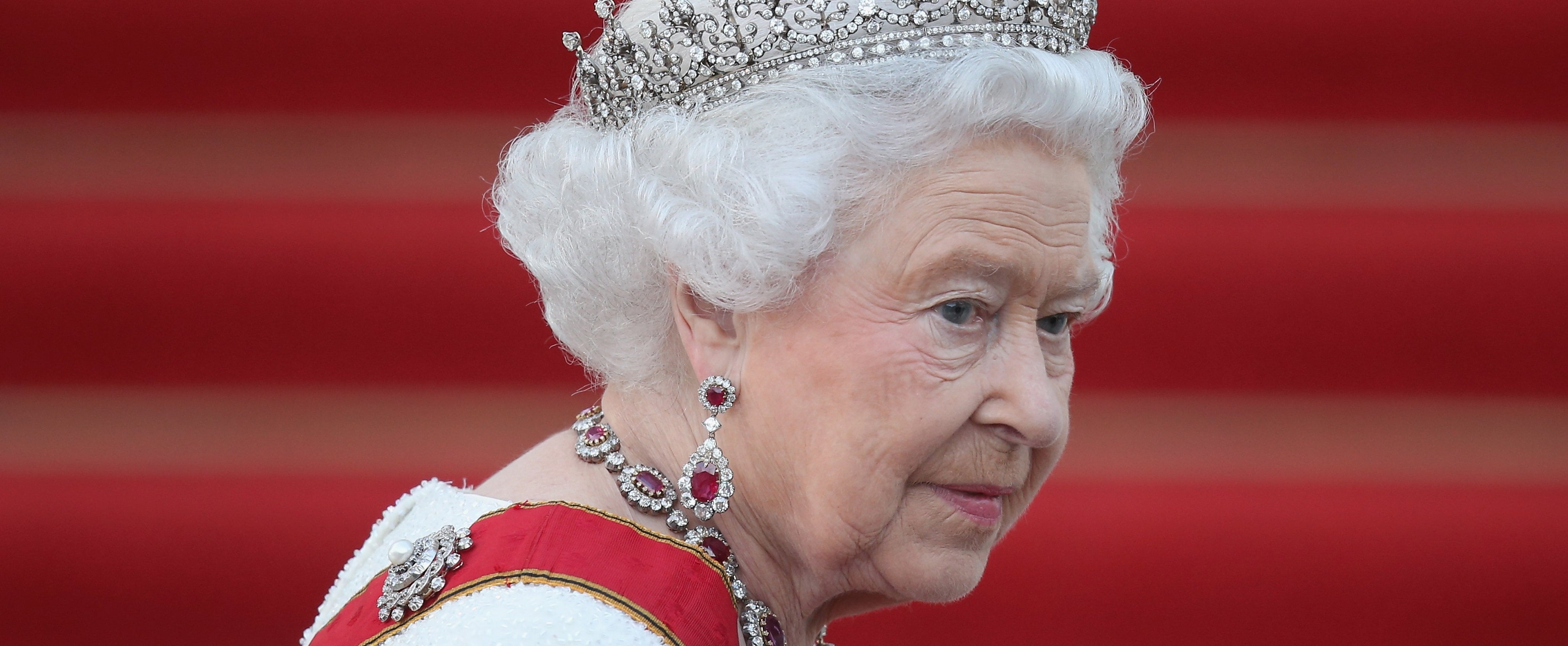 Does Queen Elizabeth II Watch The Crown POPSUGAR Celebrity