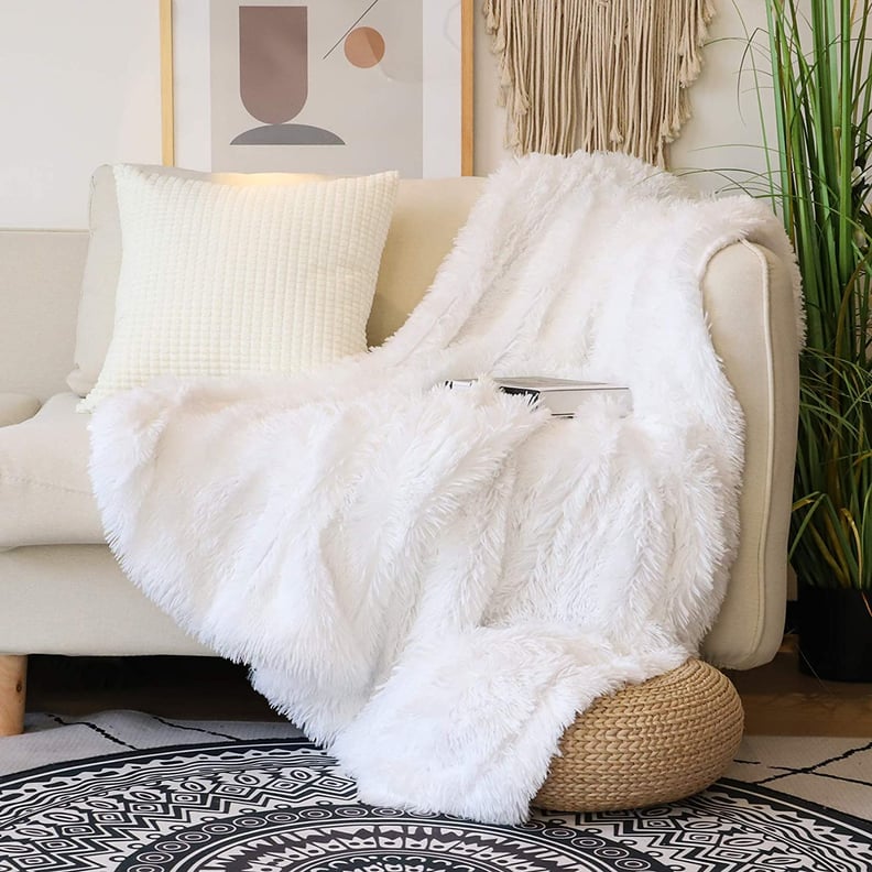 A Luxe Cozy Find: Decorative Extra Soft Faux Fur Throw Blanket