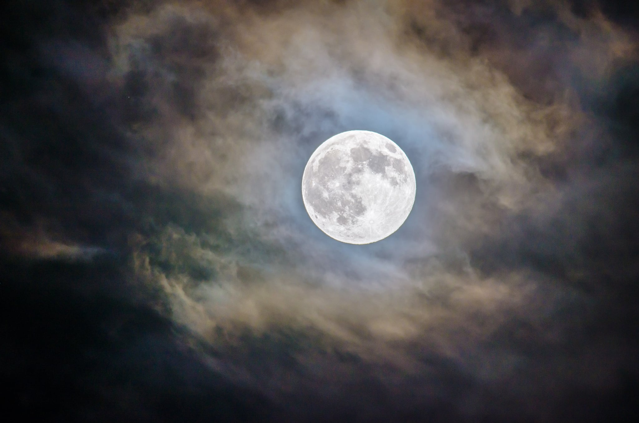 Full Moon Zoom Background | 40 Spooky Halloween Zoom Backgrounds For Every  Occasion | POPSUGAR Tech Photo 27