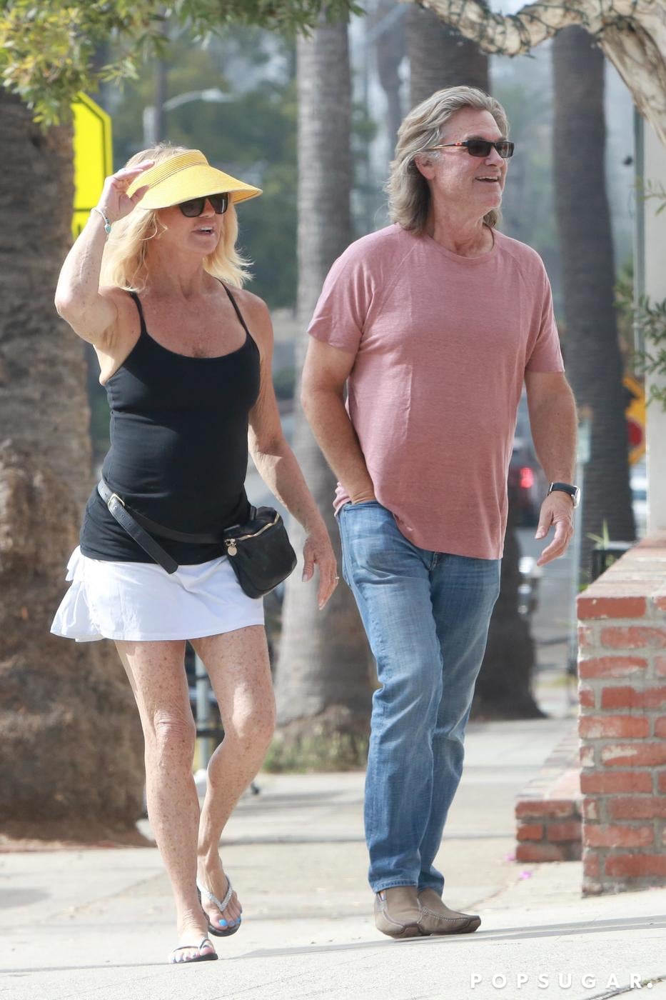 Celebrity Entertainment Goldie Hawn Casually Hugs And Kisses A Tree While Kurt Russell Pays For Parking Popsugar Celebrity Photo 4