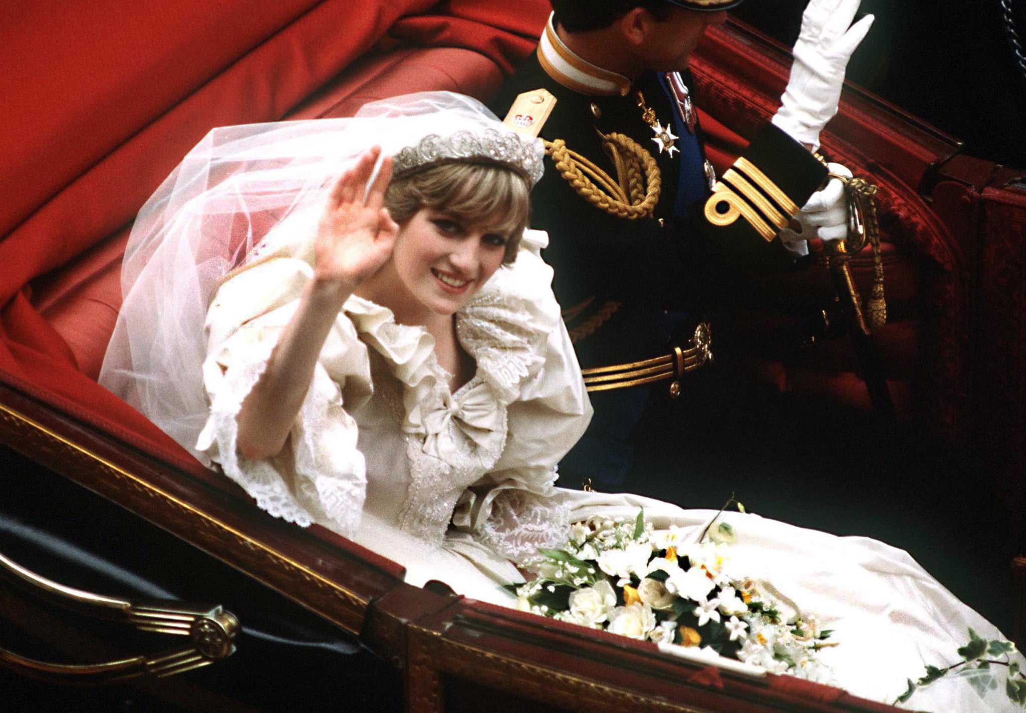 NEW IMAGE!!! M4121 Diana Princess of Wales UNSIGNED wedding photograph 
