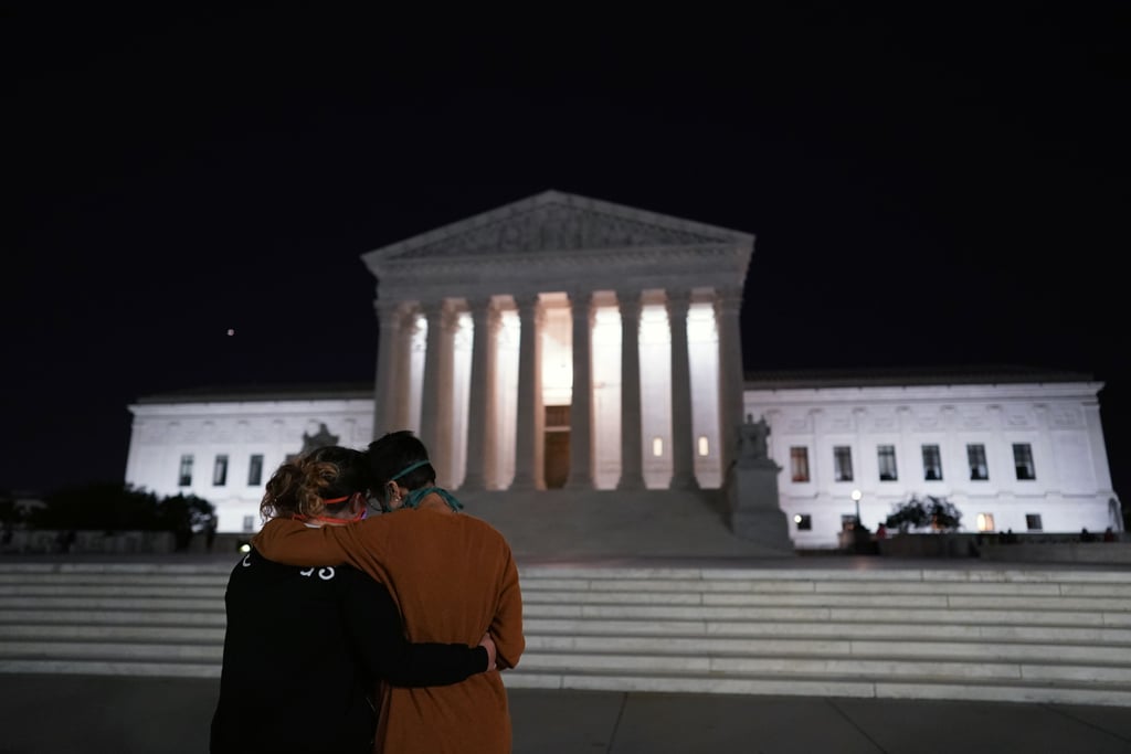 Crowds Mourn Ruth Bader Ginsburg at Supreme Court | Photos
