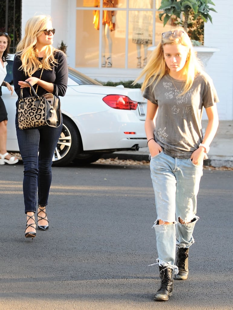 Reese Witherspoon With Daughter Ava Pictures October 2015