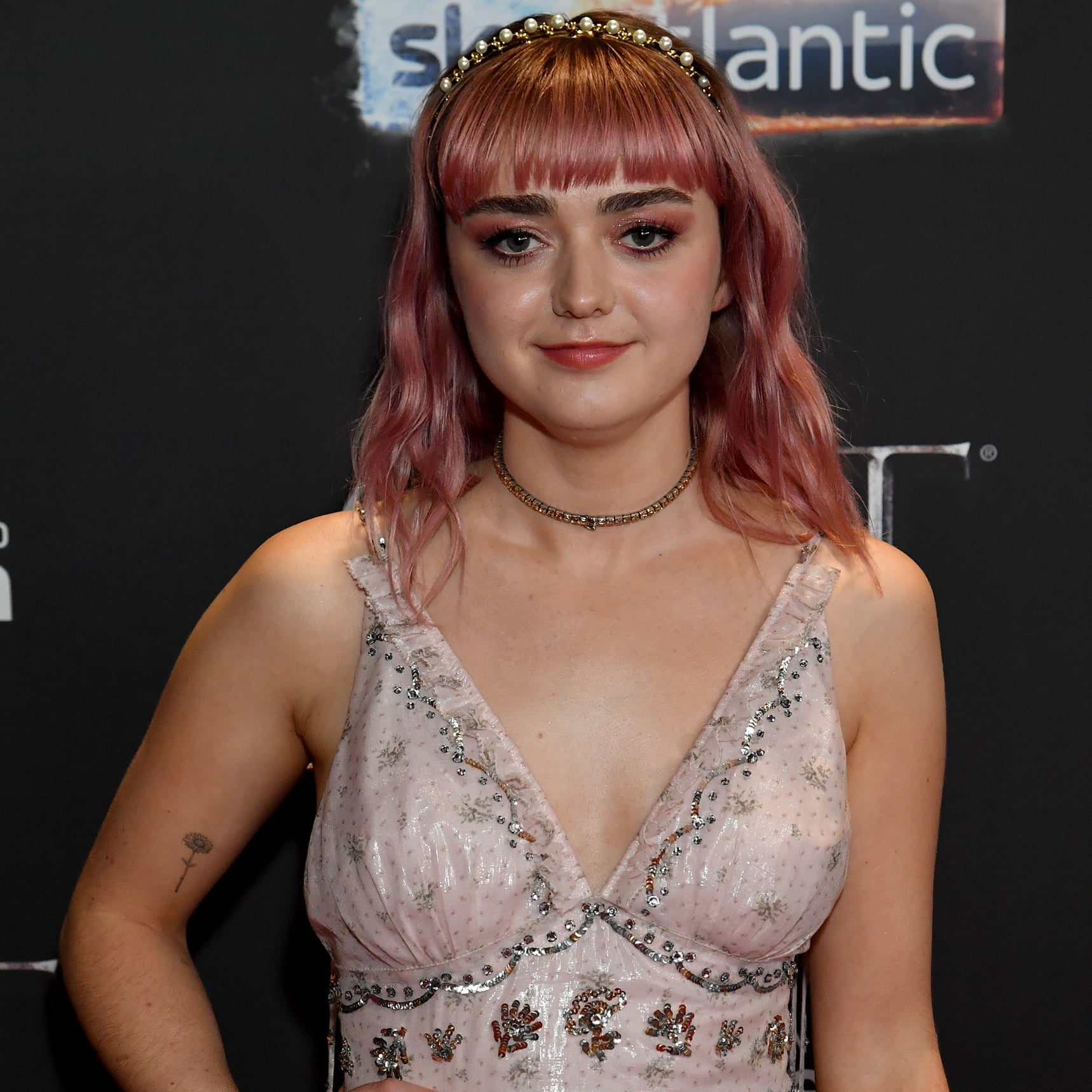 Maisie Williams S Blond Hair 2019 Popsugar Beauty Maisie williams at the early man world premiere at bfi imax cinema, 1 charlie chaplin walk in london, uk on january 14, 2018. maisie williams s blond hair 2019