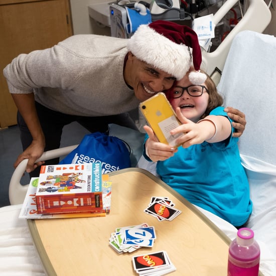 Barack Obama Visits Children's Hospital For Christmas 2018