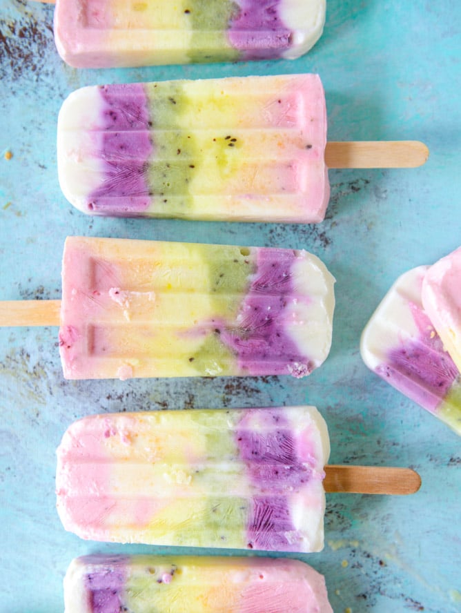 Rainbow Fro-Yo Pops