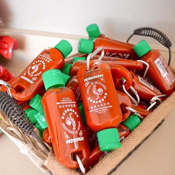 辣酱粉:Sriracha Keychain