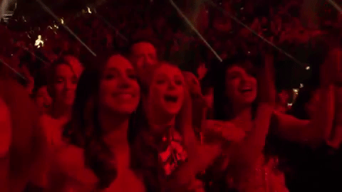 Jonas Sisters Reaction to Jonas Brothers BBMAs Performance