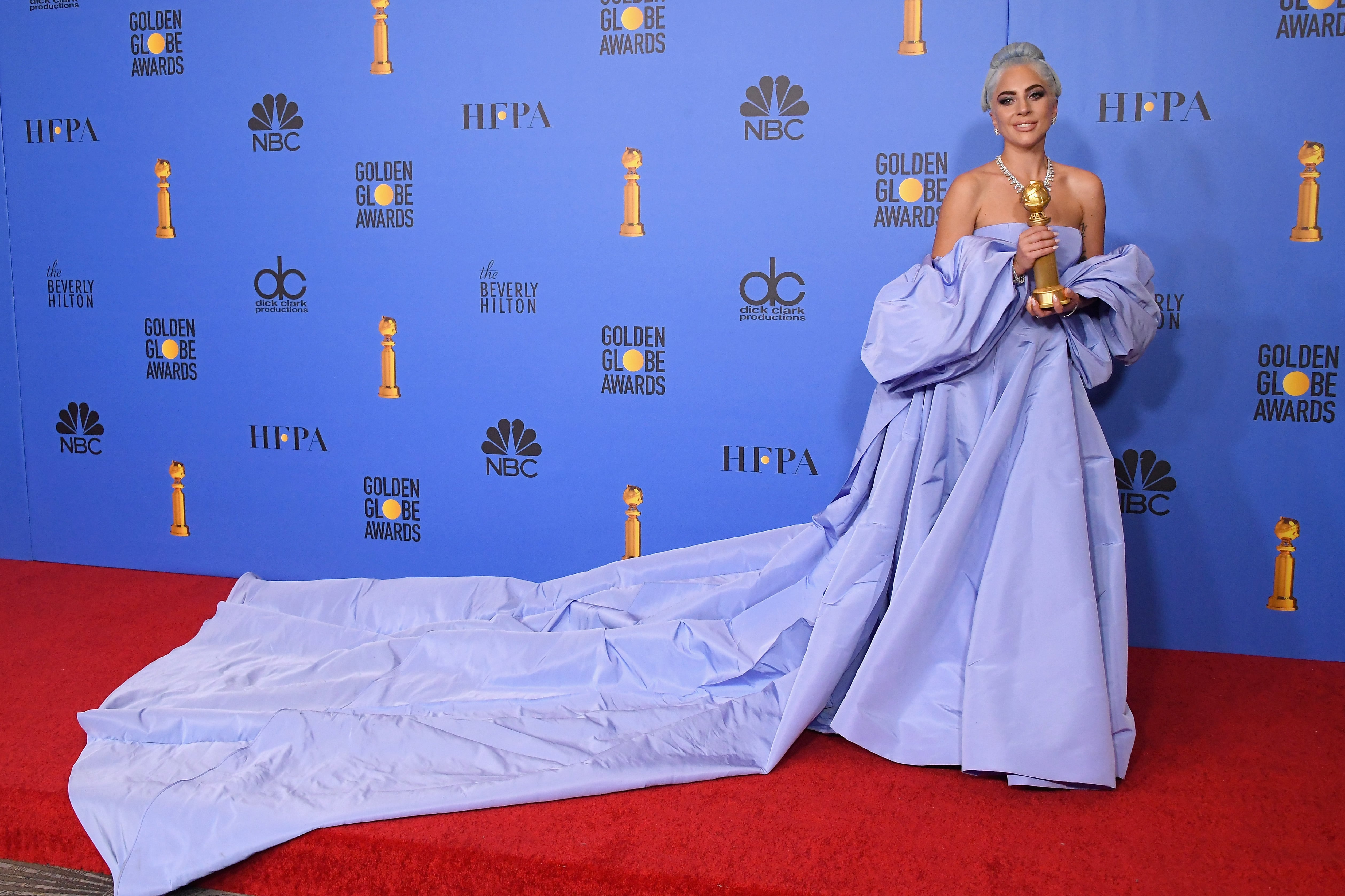 lady gaga judy garland dress Lady Gaga in Valentino Haute Couture at the 2019 Golden Globes, a tribute  to a dress worn by Judy Garland in 'A Star is Born' 1954 : r/whatthefrockk
