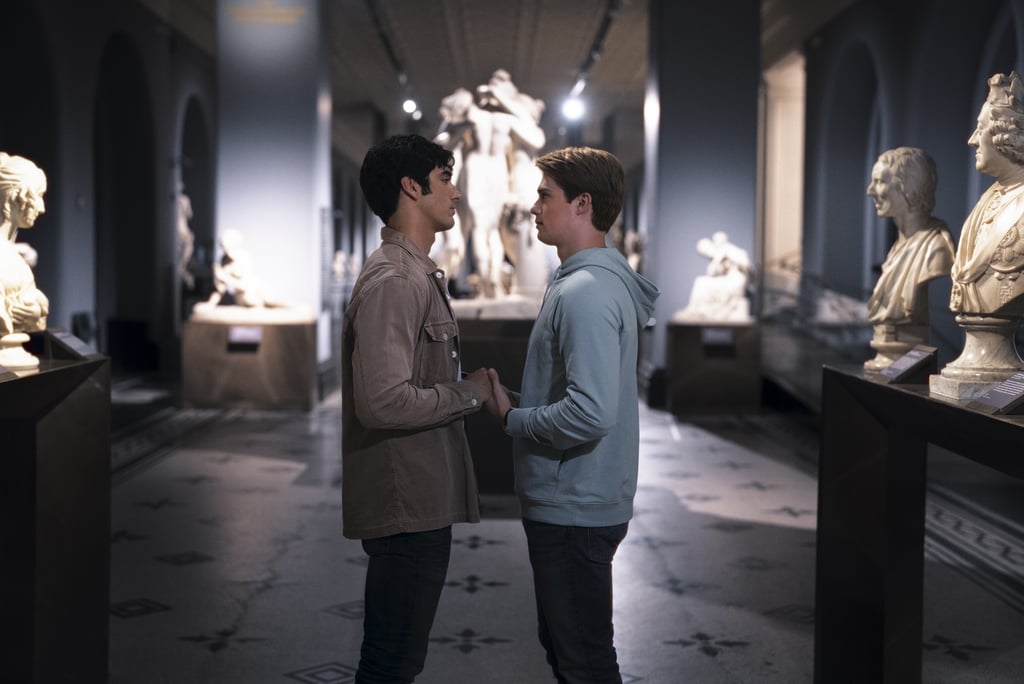亚历克斯和亨利在一个艺术博物馆。”class=