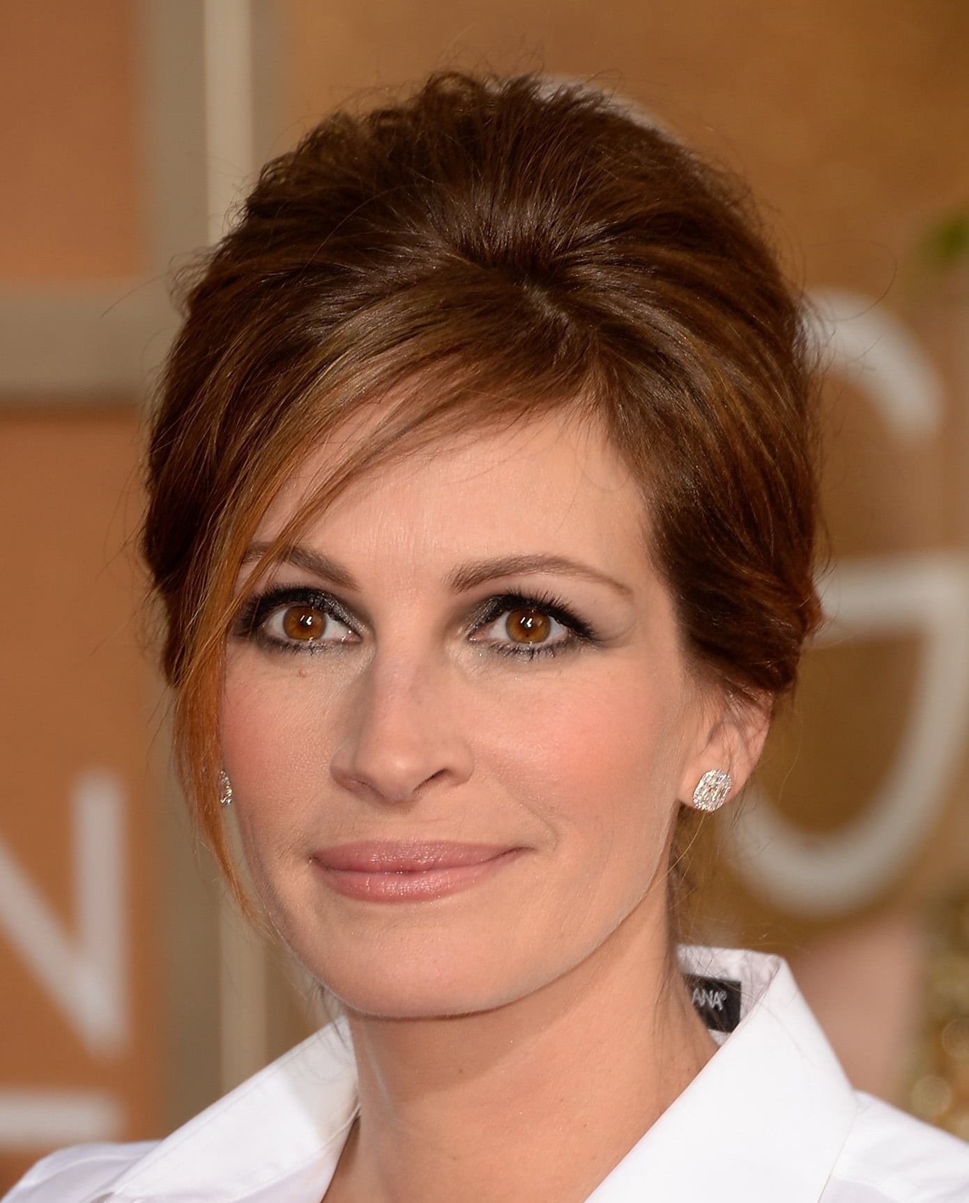 Julia Roberts Lined Her Gorgeous Hazel Eyes With Brown Smoky Shadow