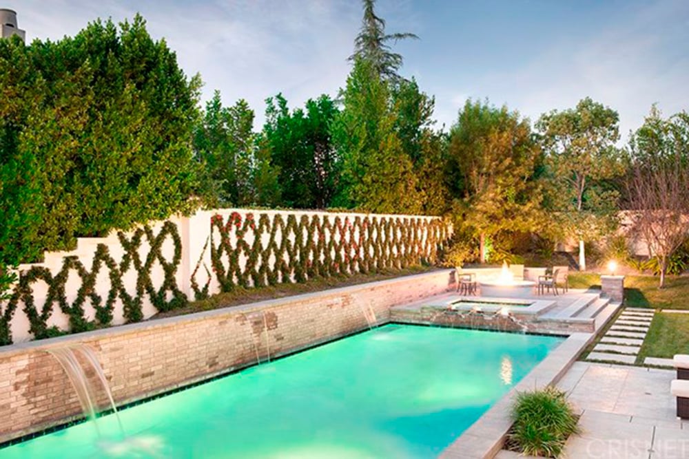 Kris Jenner Buys House Rumored For Rob Kardashian