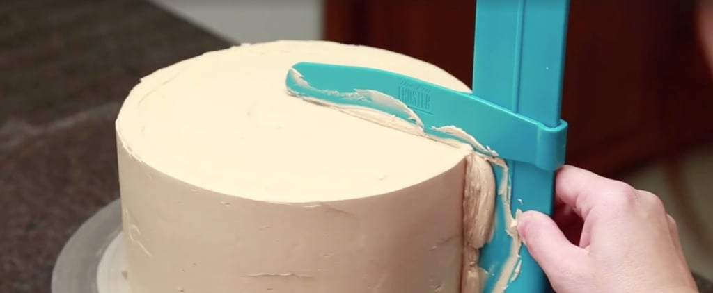 How to Frost a Cake With Clean Edges