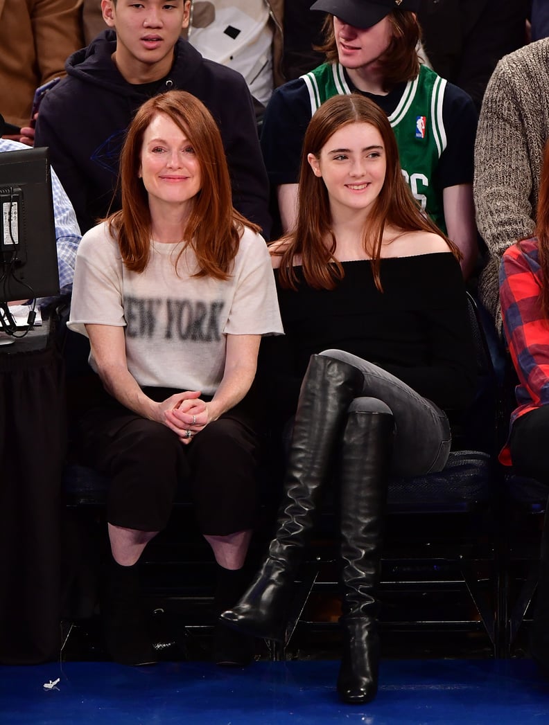 Julianne Moore and Daughter at NY Knicks Game Dec. 2016 | POPSUGAR ...