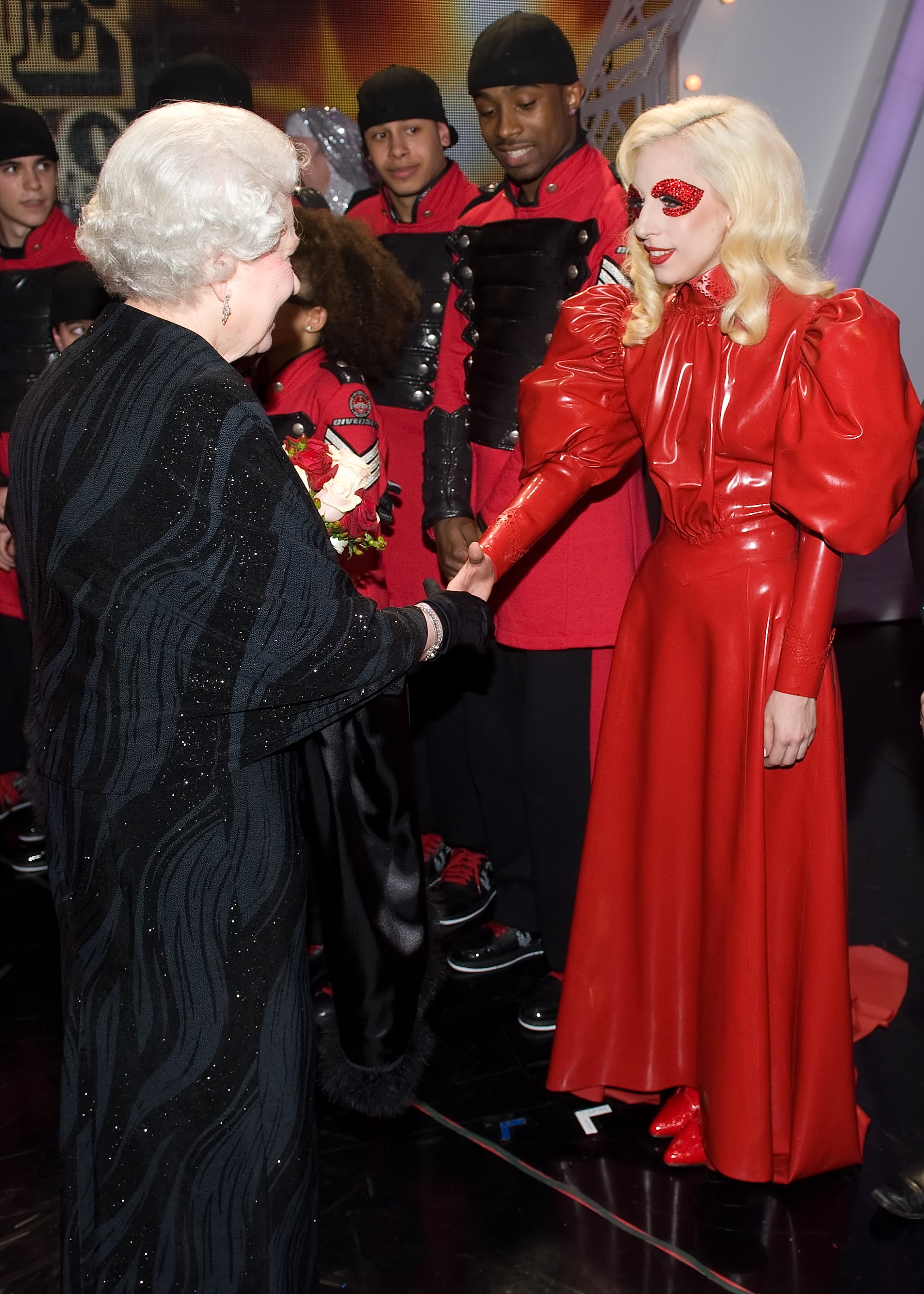 Lady gaga discount in red dress