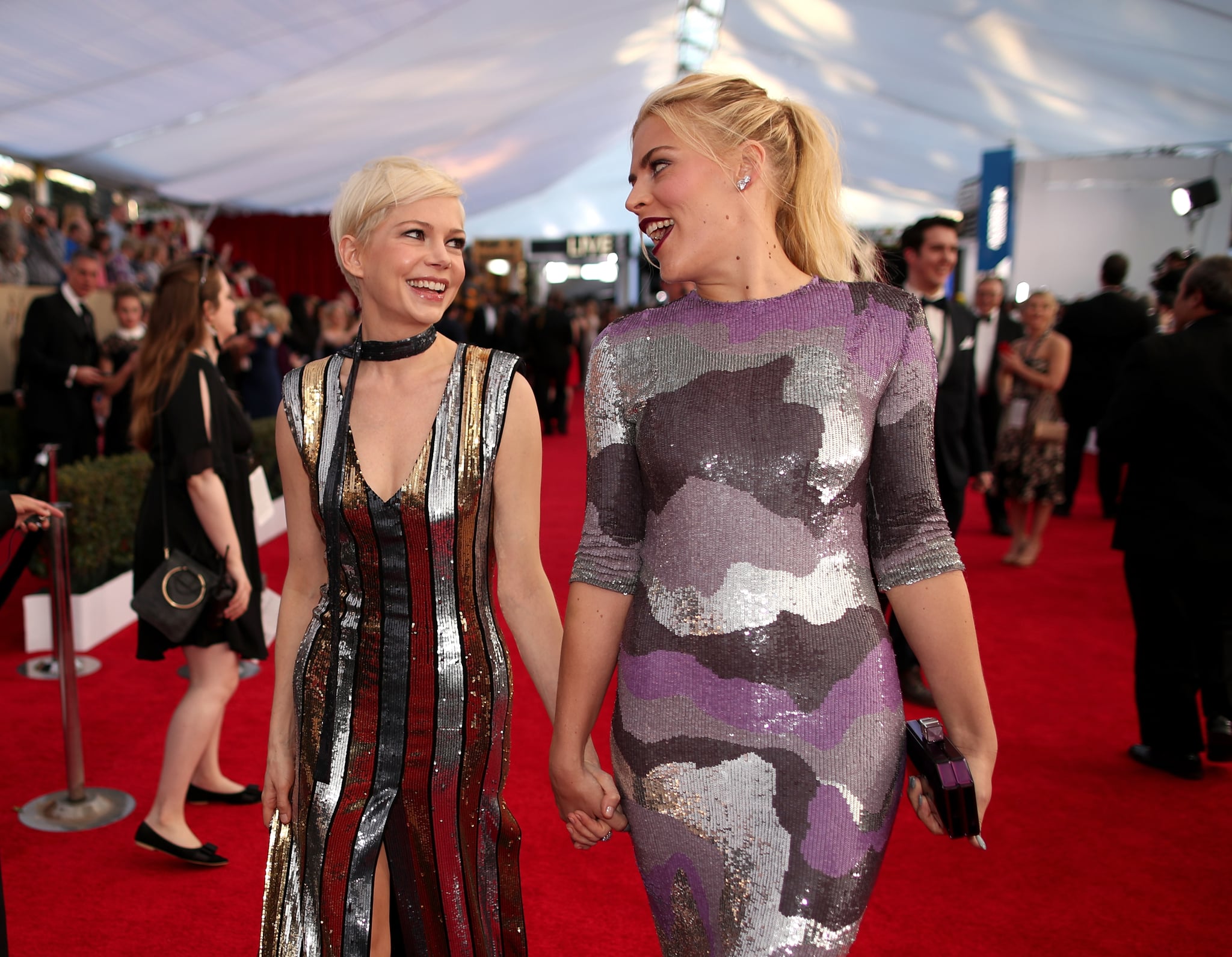 LOS ANGELES, CA - JANUARY 29:  Actors Michelle Williams (L) and Busy Philipps attend The 23rd Annual Screen Actors Guild Awards at The Shrine Auditorium on January 29, 2017 in Los Angeles, California. 26592_012  (Photo by Christopher Polk/Getty Images for TNT)