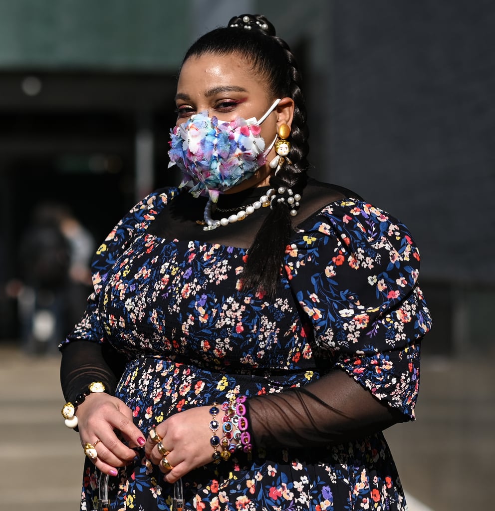10 Street Style Outfits With Face Masks at Fashion Week