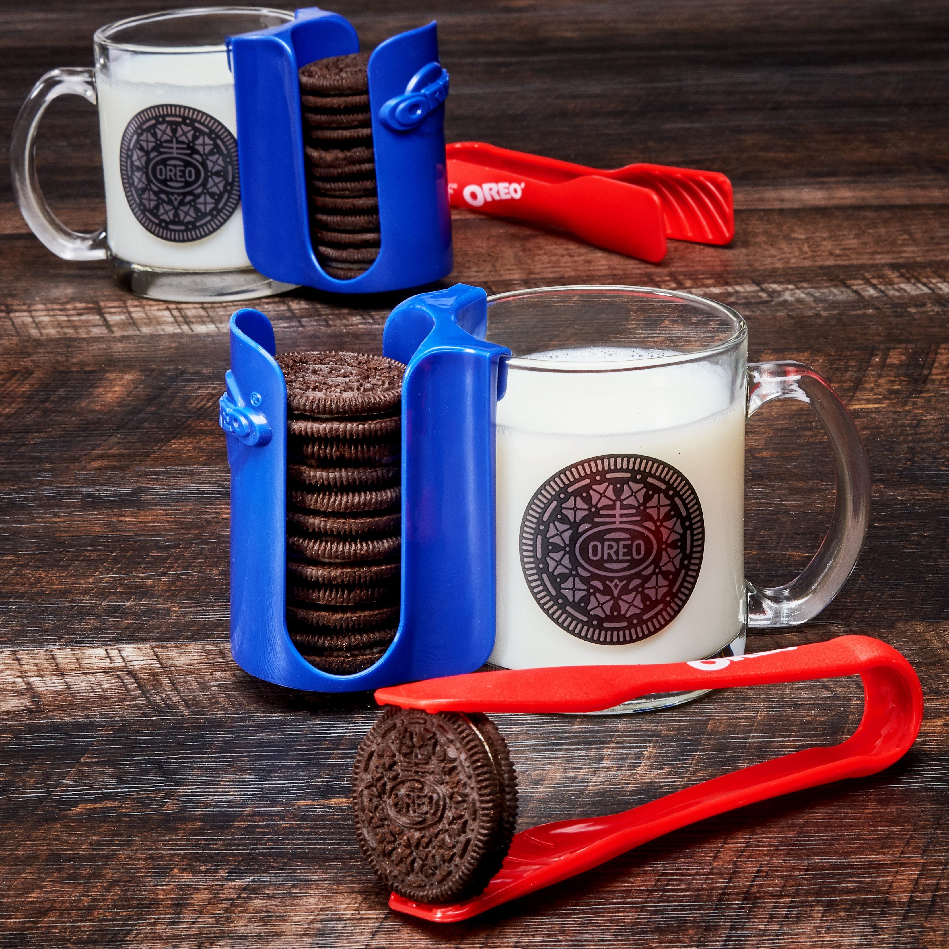 OHSO Big Cookie Dipper - 16 Oz Glass, Oreo Cookie Dunker Funnel, 4 Cookie  Dipping Milk Levels, Dunks 2 Cookies At Once, Holds Cookies At Desired