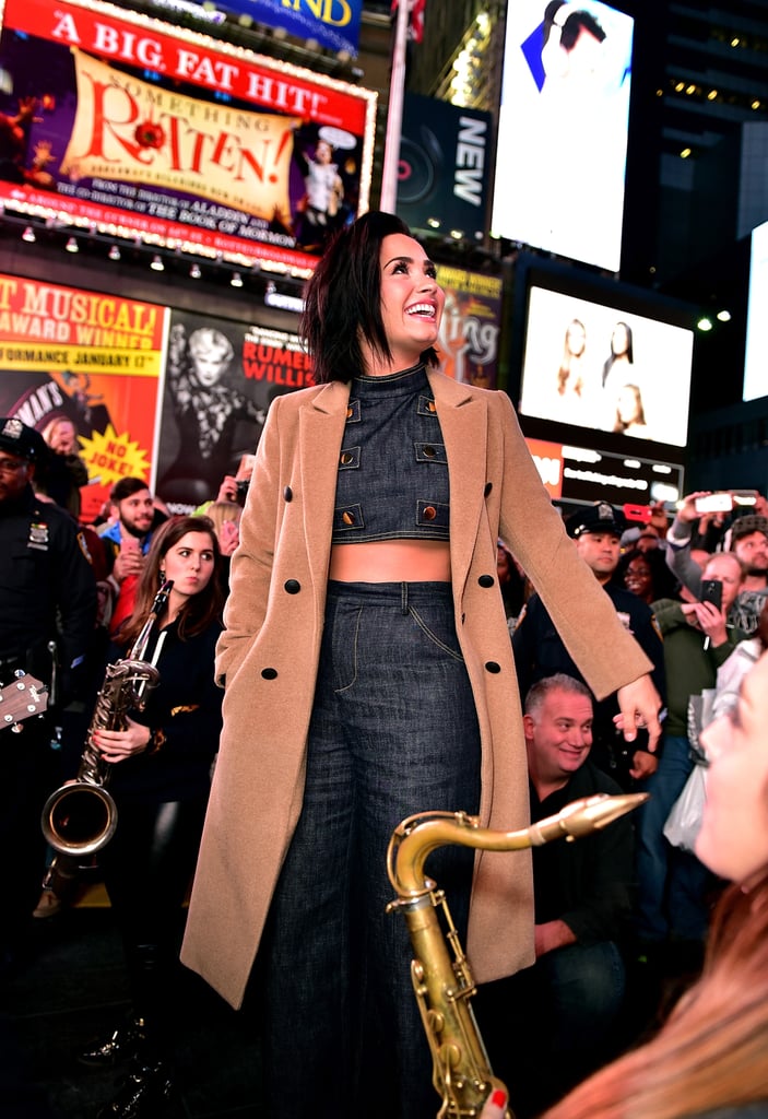 Demi Lovato Surprise Times Square Concert
