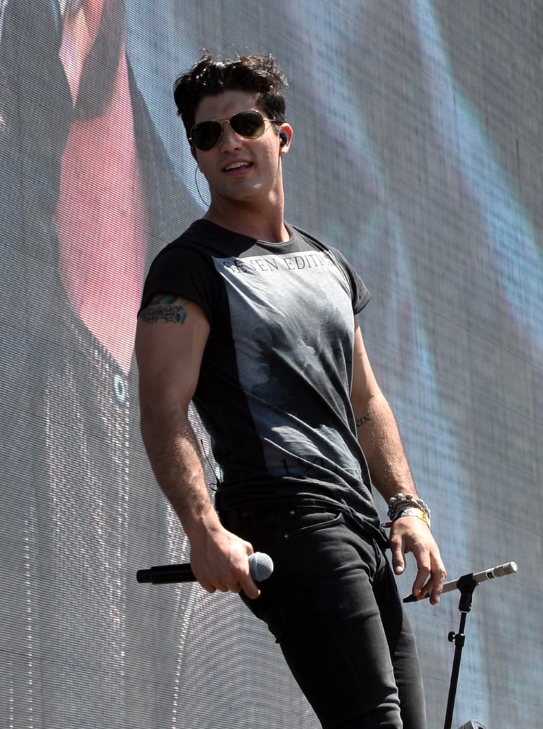 And Dan Smyers has a Darren Criss vibe going on.