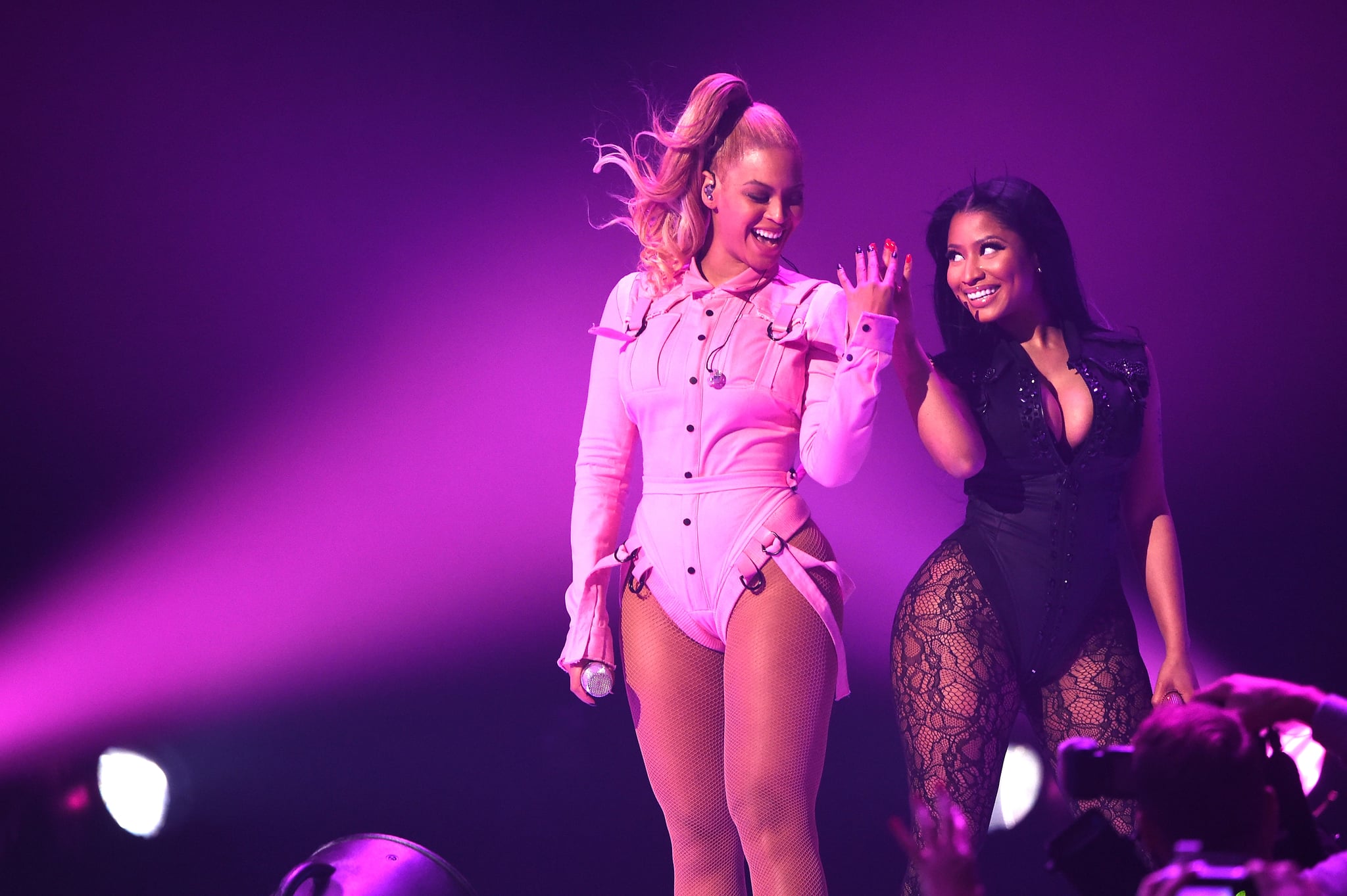 Beyonce and nicki minaj feeling myself live