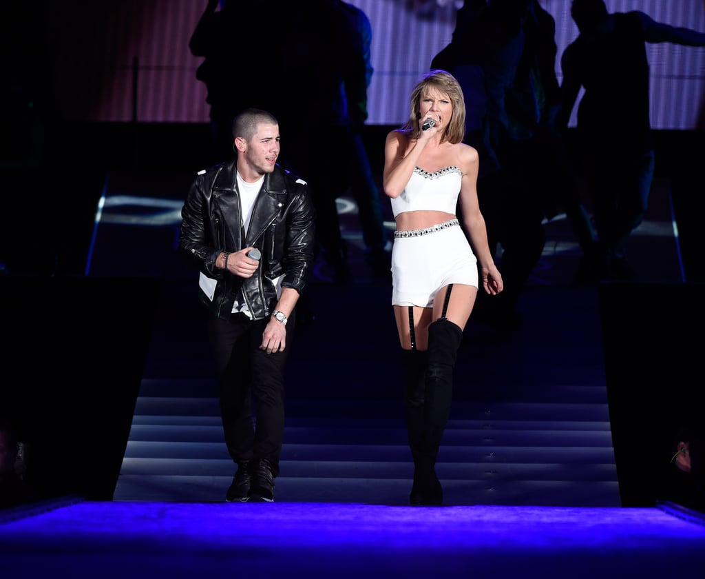Taylor Swift on Stage With Nick Jonas and Uzo Aduba | Photos