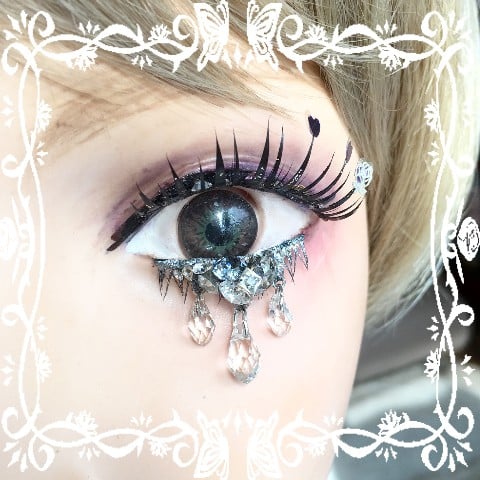 Actual Year's Eyelashes Chandelier
