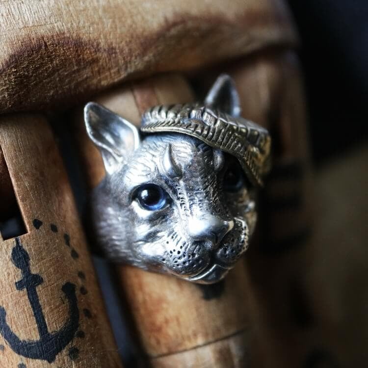 Gthic Gentleman Cat Crystal Cat's Eyes Sterling Silver Ring