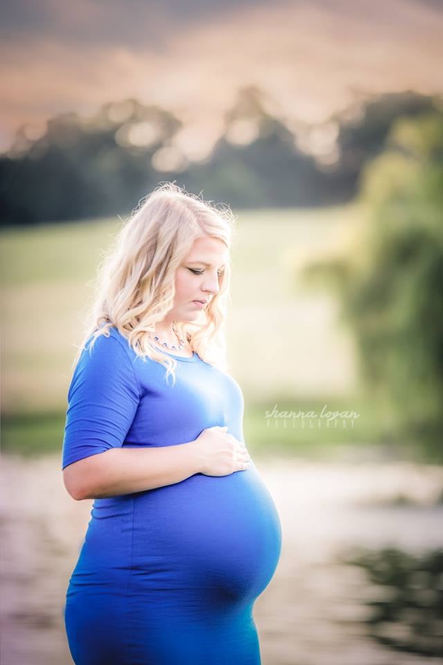 Expecting Mom Photoshops Late Husband Into Maternity Shoot