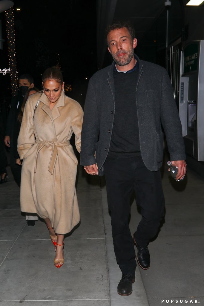 Jennifer Lopez & Ben Affleck Show PDA After Romantic Dinner
