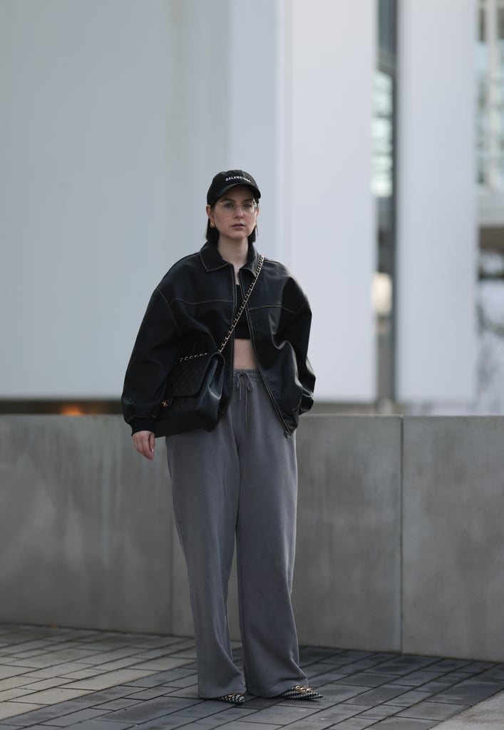 Gray Sweatpants Outfit With a Crop Top