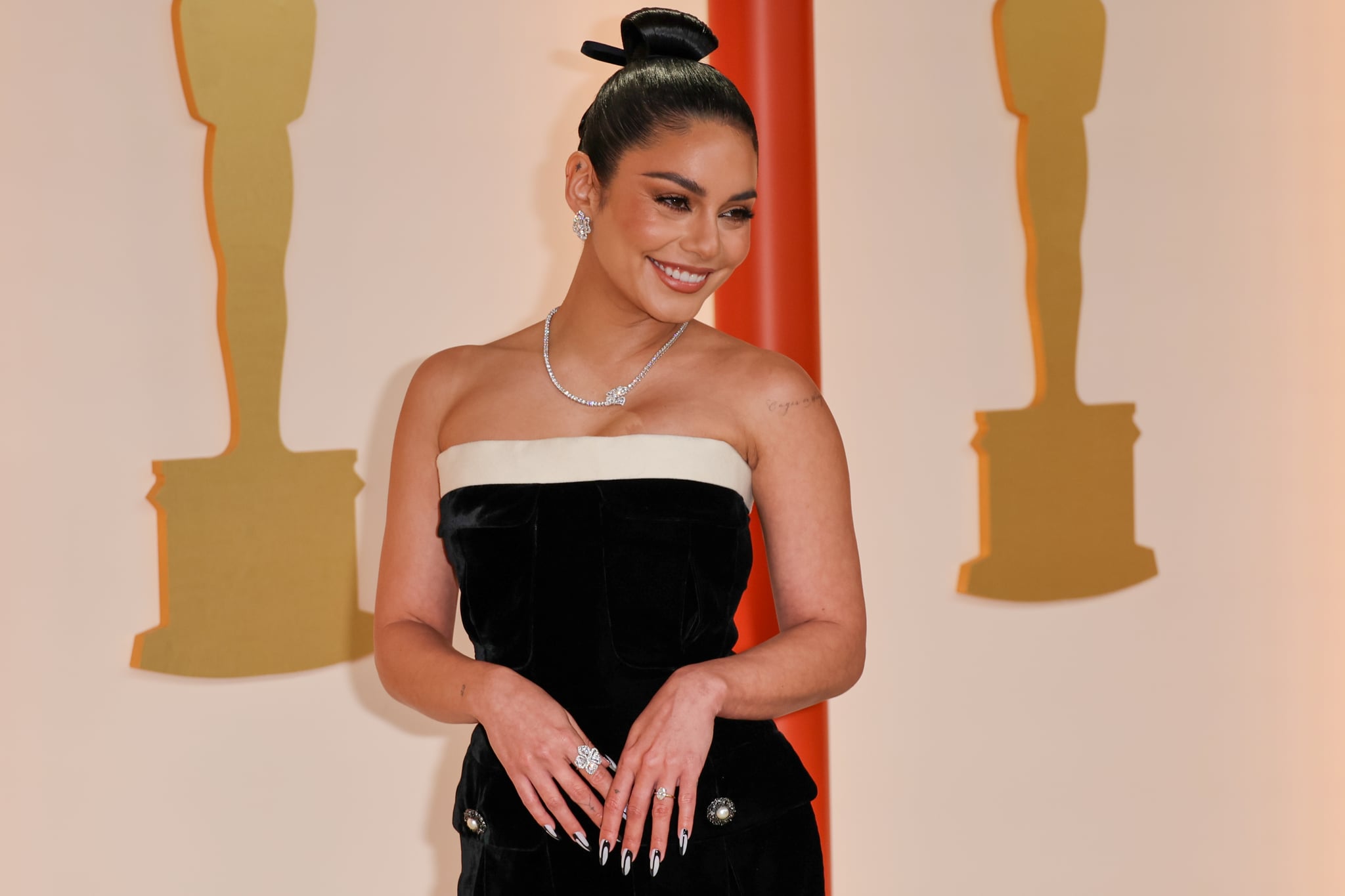 Vanessa Hudgens's Abstract Nails at the Oscars 2023 POPSUGAR Beauty