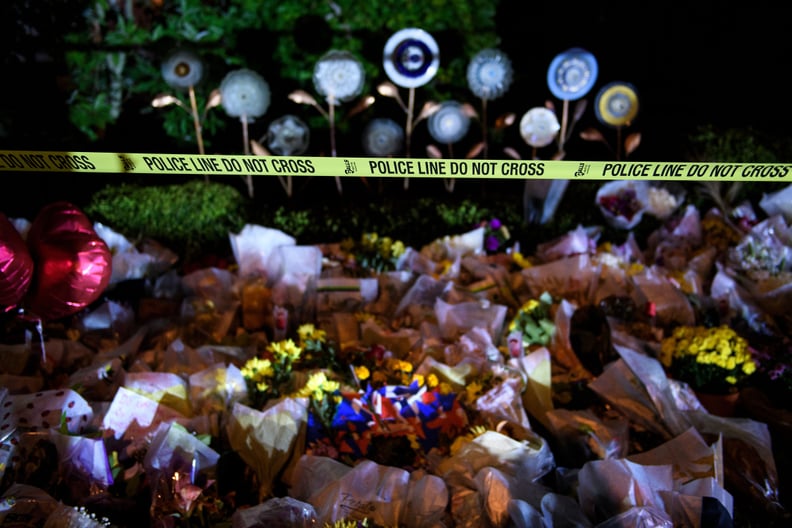 TOPSHOT - A makeshift memorial is seen outside the Tree of Life Congregation October 30, 2018 in Pittsburgh, Pennsylvania. - US President Donald Trump and his wife Melania will visit Pittsburgh on October 30, 2018 to show support after a gunman killed 11 