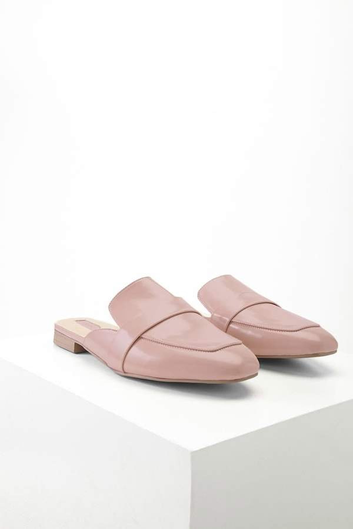 trendy flats 2018