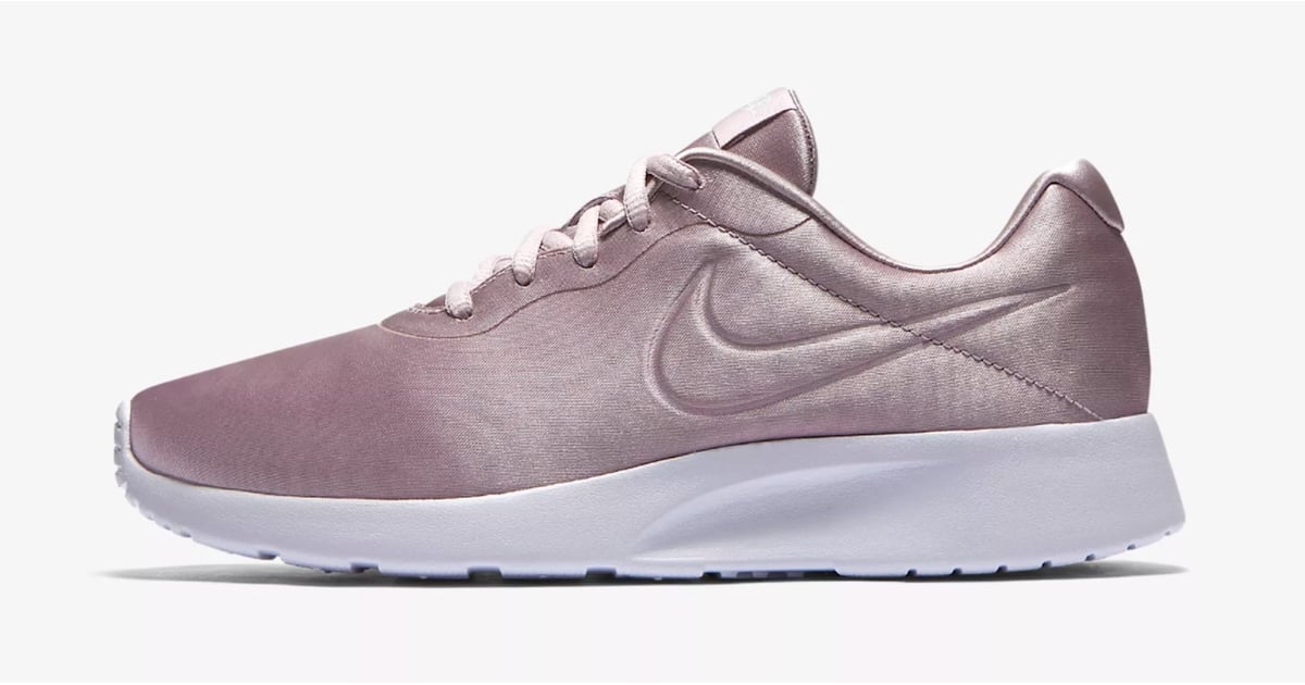 svært Kriminel Spændende Nike Pink Tanjun Sneakers 2018 | POPSUGAR Fitness