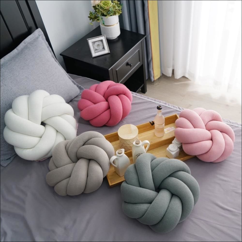 Swirl Knot Pillow