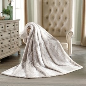 Member's Mark Luxury Faux Fur Throw