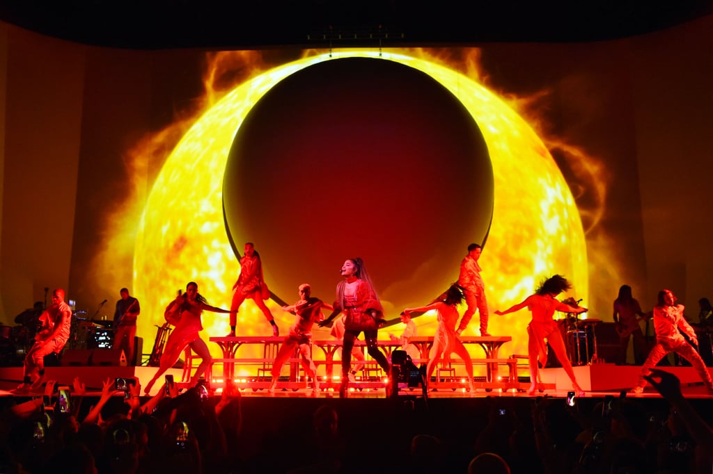 Ariana Grande Sweetener Tour Visuals Ariana Grande Songs - ariana grande sweetener world tour performance roblox