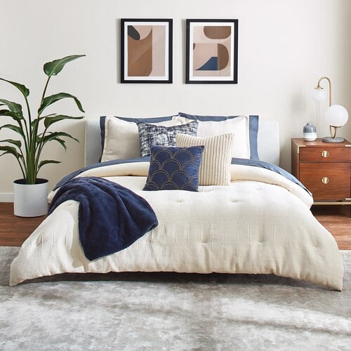 Scott Living Luxe Deco Fan Full/Queen Comforter Set & Throw Pillow Collection