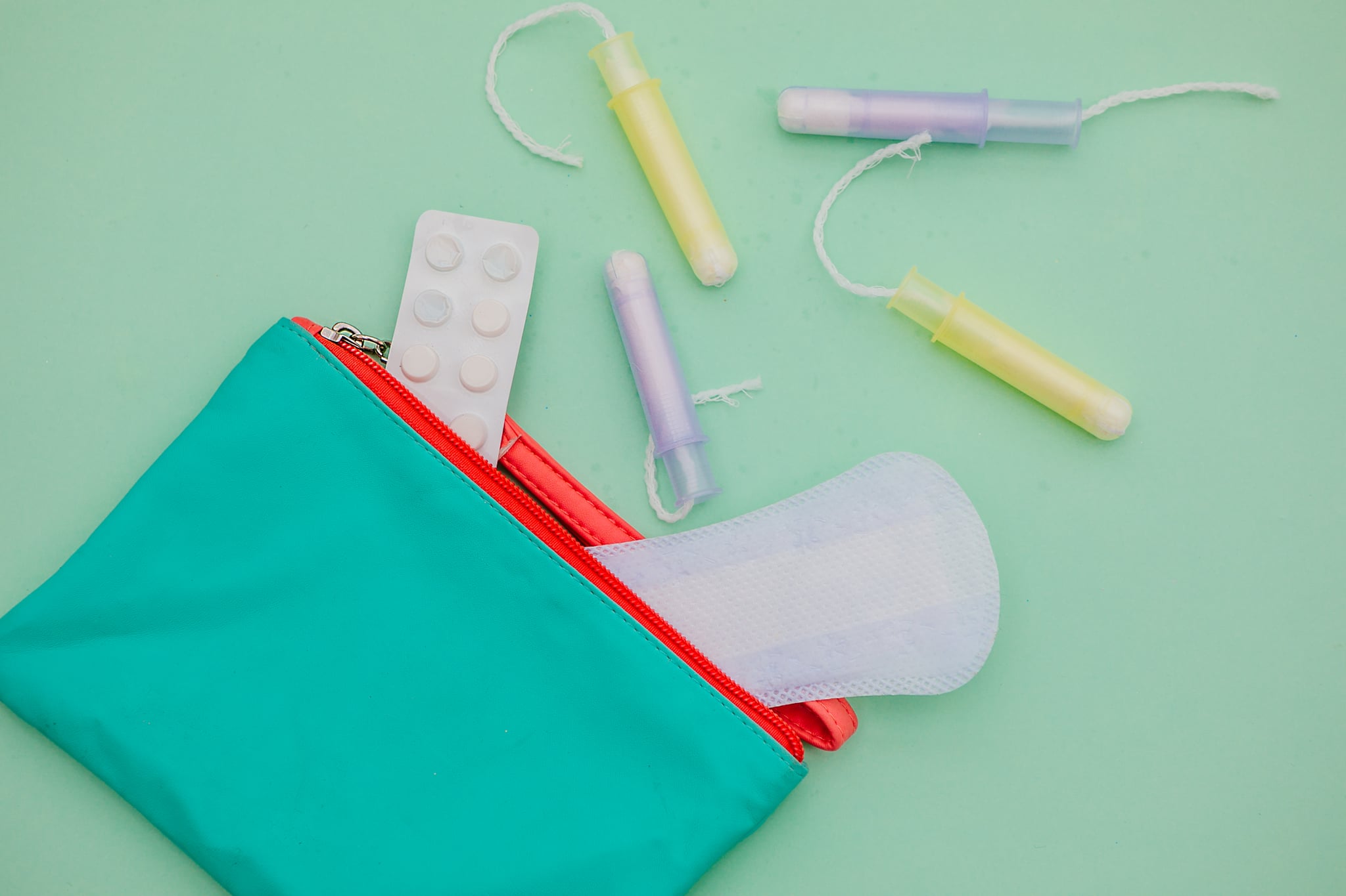 带经期产品的育儿袋代表如何延缓你的经期
