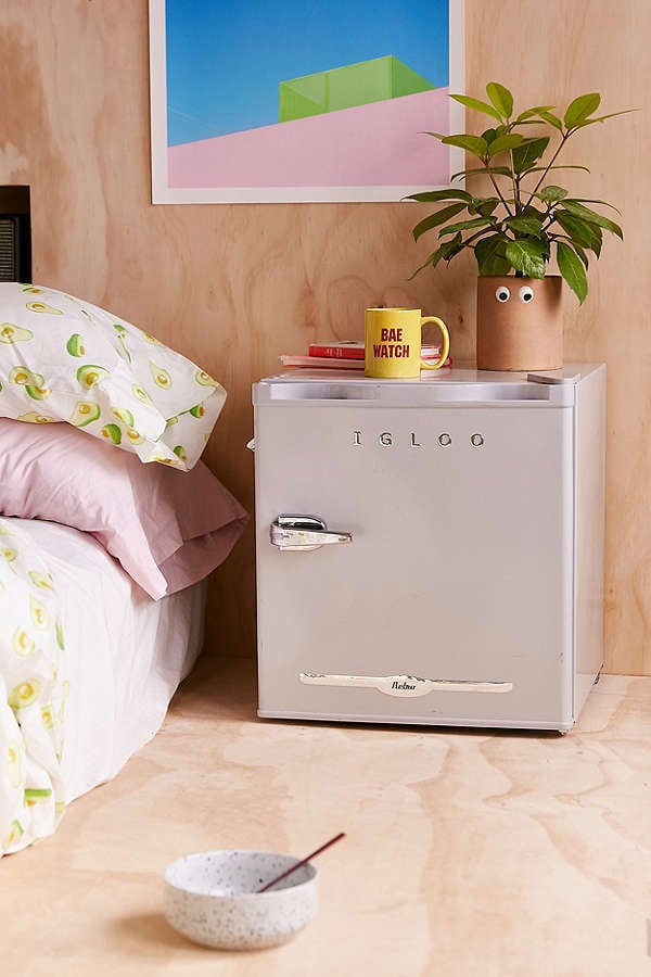 Igloo Mini Refrigerator