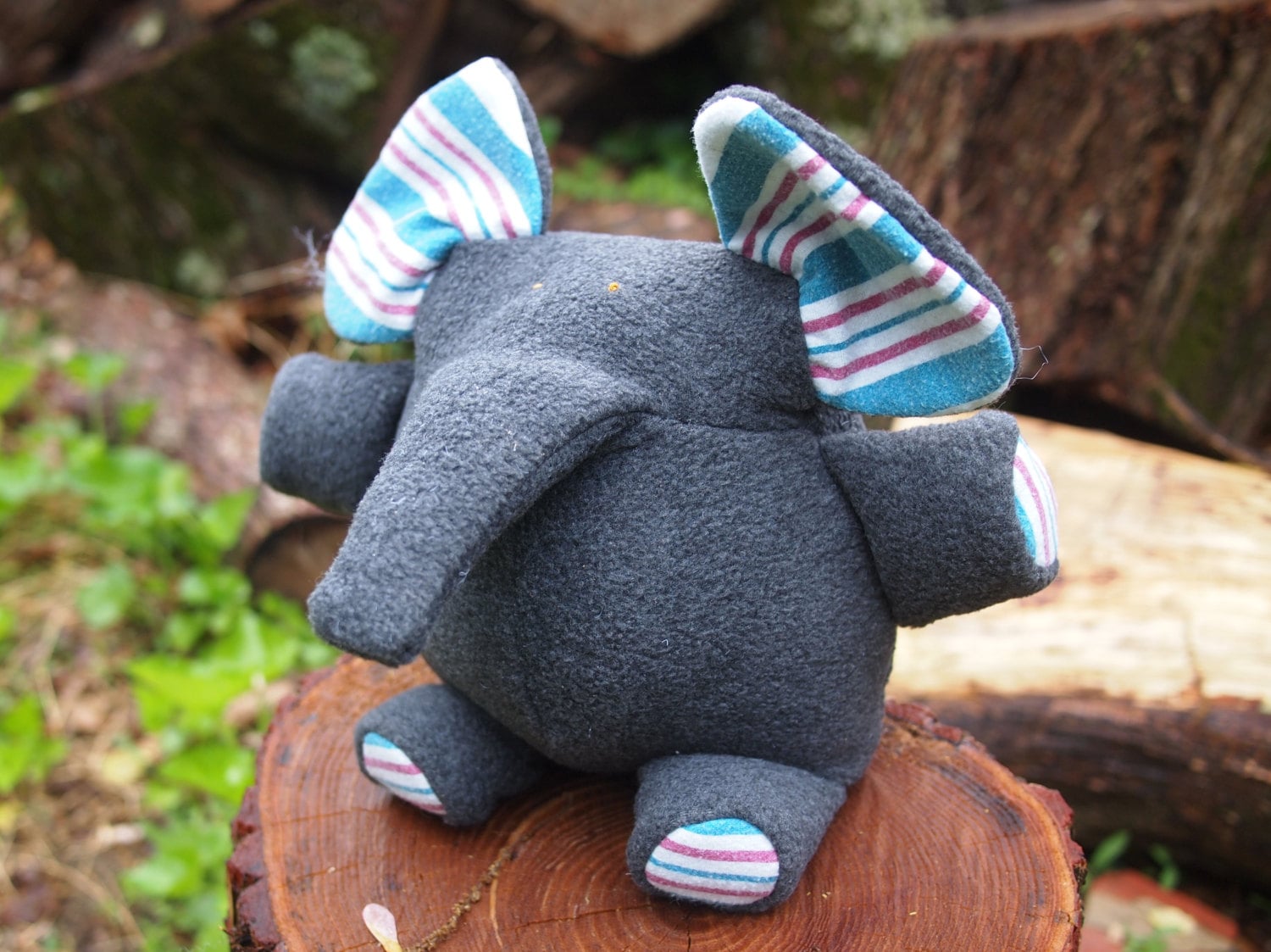 Stuffed animals that turn into blankets store