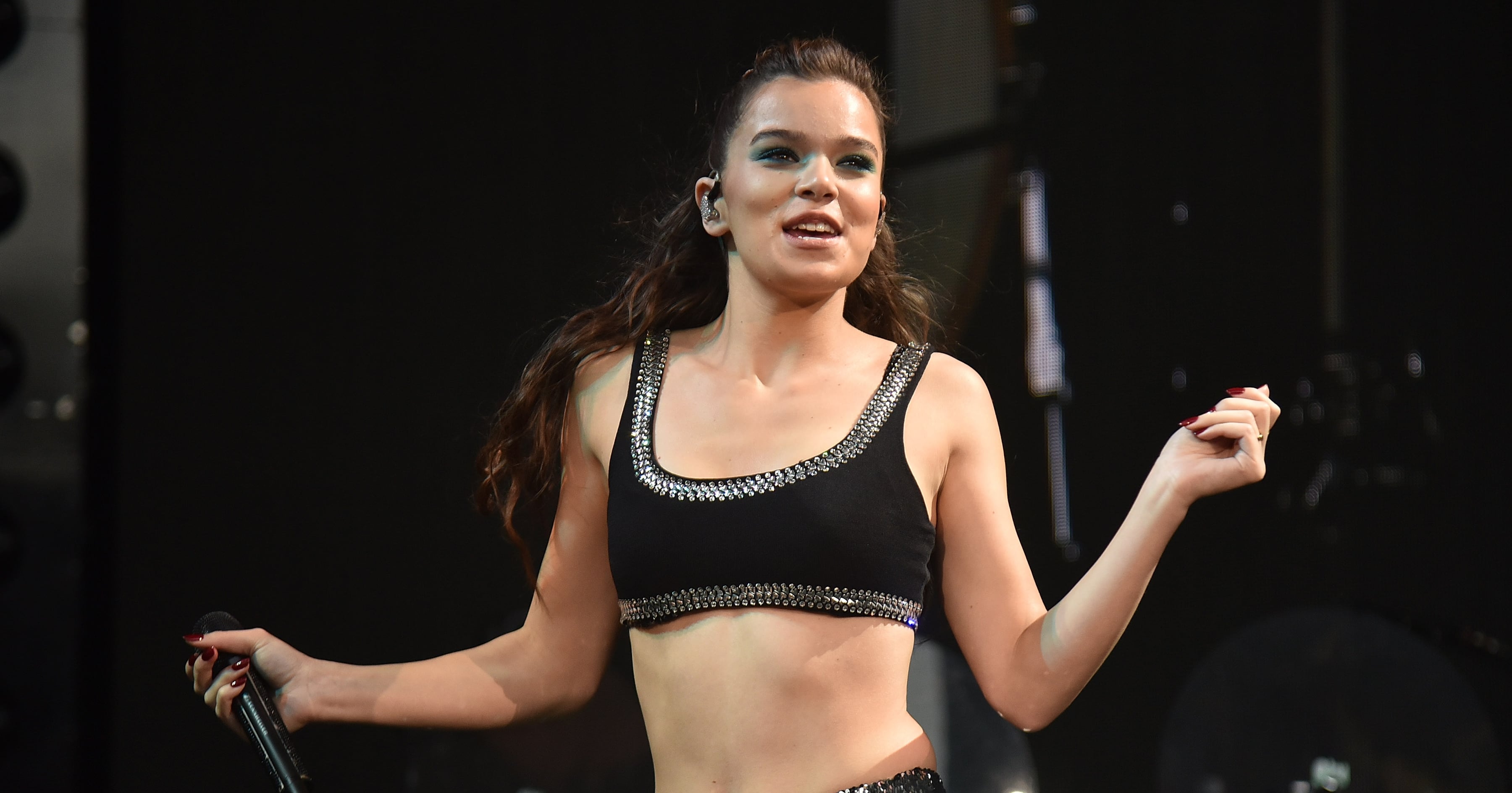 Hailee Steinfeld Reveals She Does 3,000 Crunches Every Day POPSUGAR