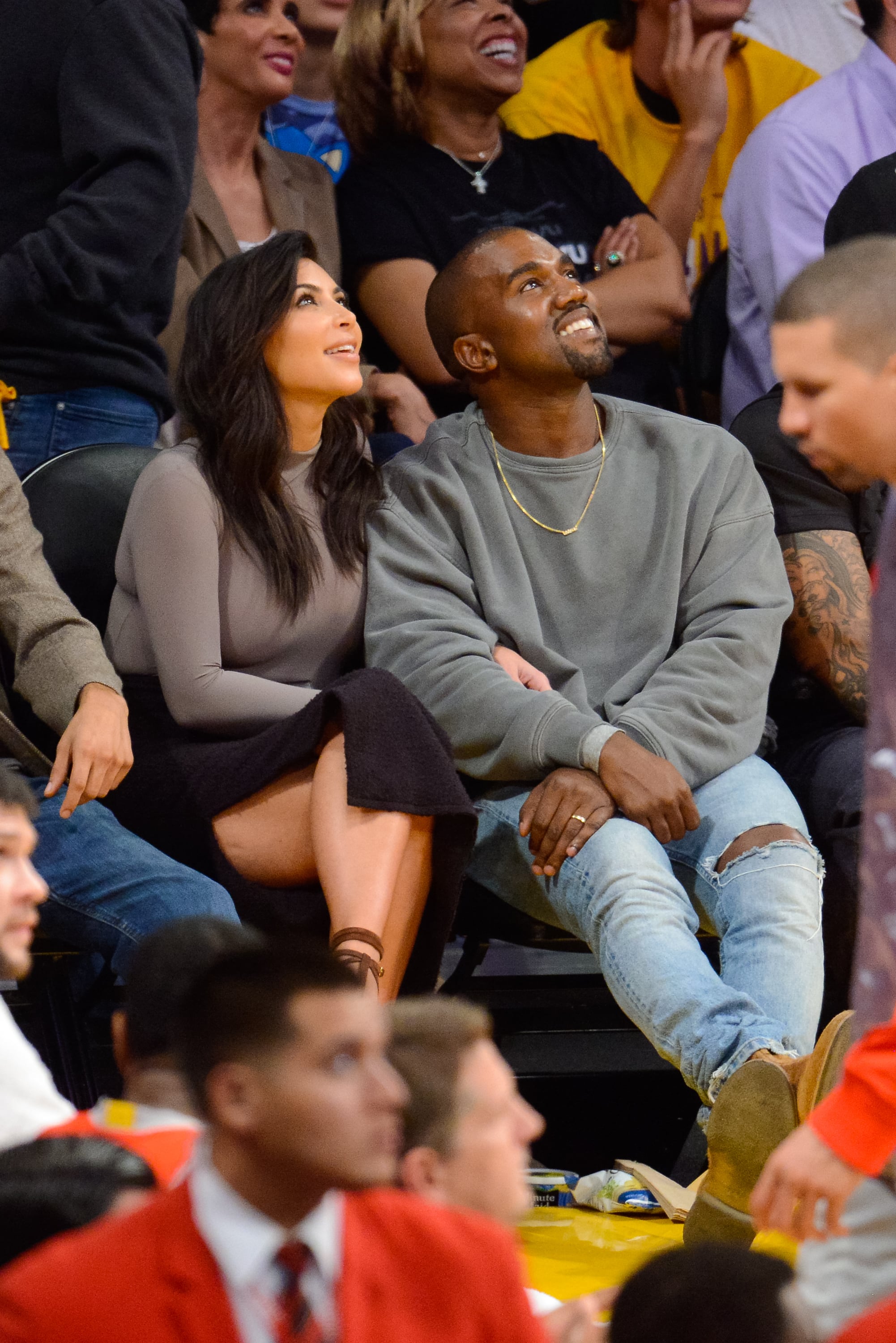 Kim Kardashian At A Lakers Game Photos Popsugar Celebrity