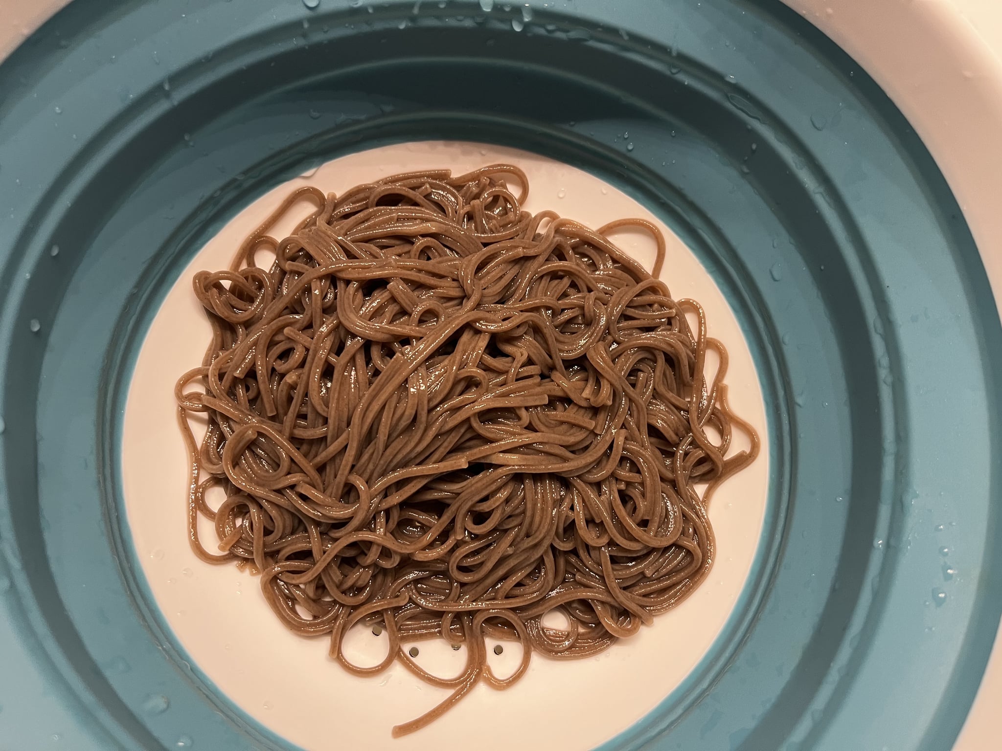 Cooked soba noodles