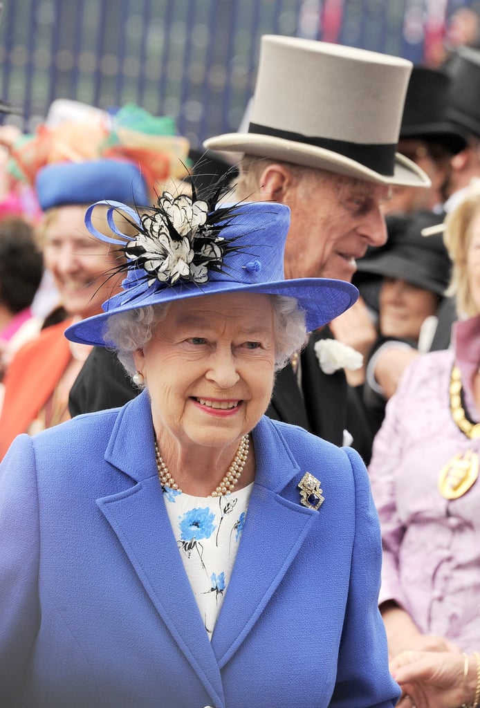 The Queen Stayed Close To Her Man At The Diamond Jubilee Derby Diamond Jubilee Queen 1058